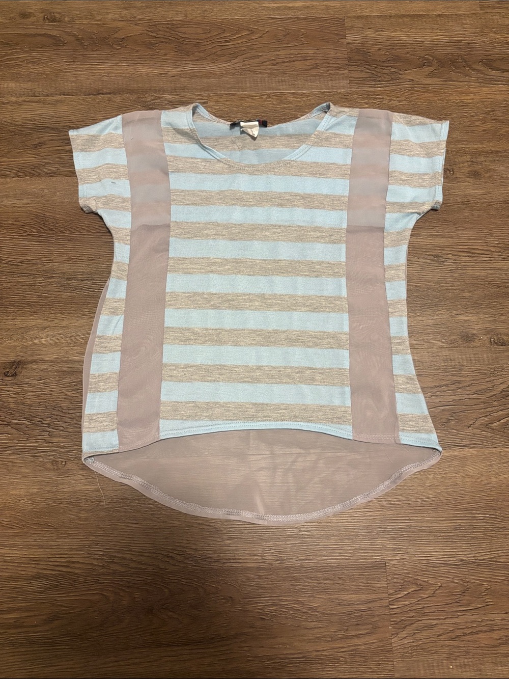 girls blue and gray shirt